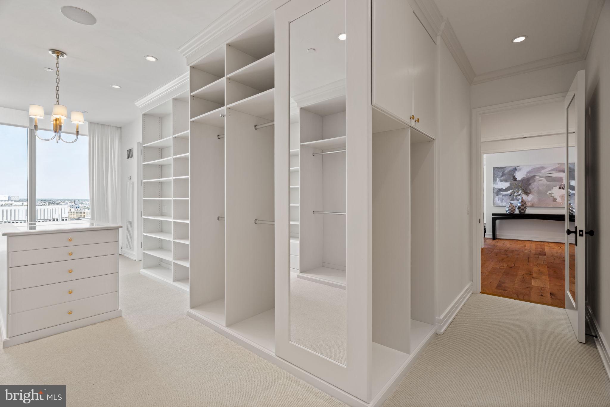 AVENUE OF THE ARTS - Residential