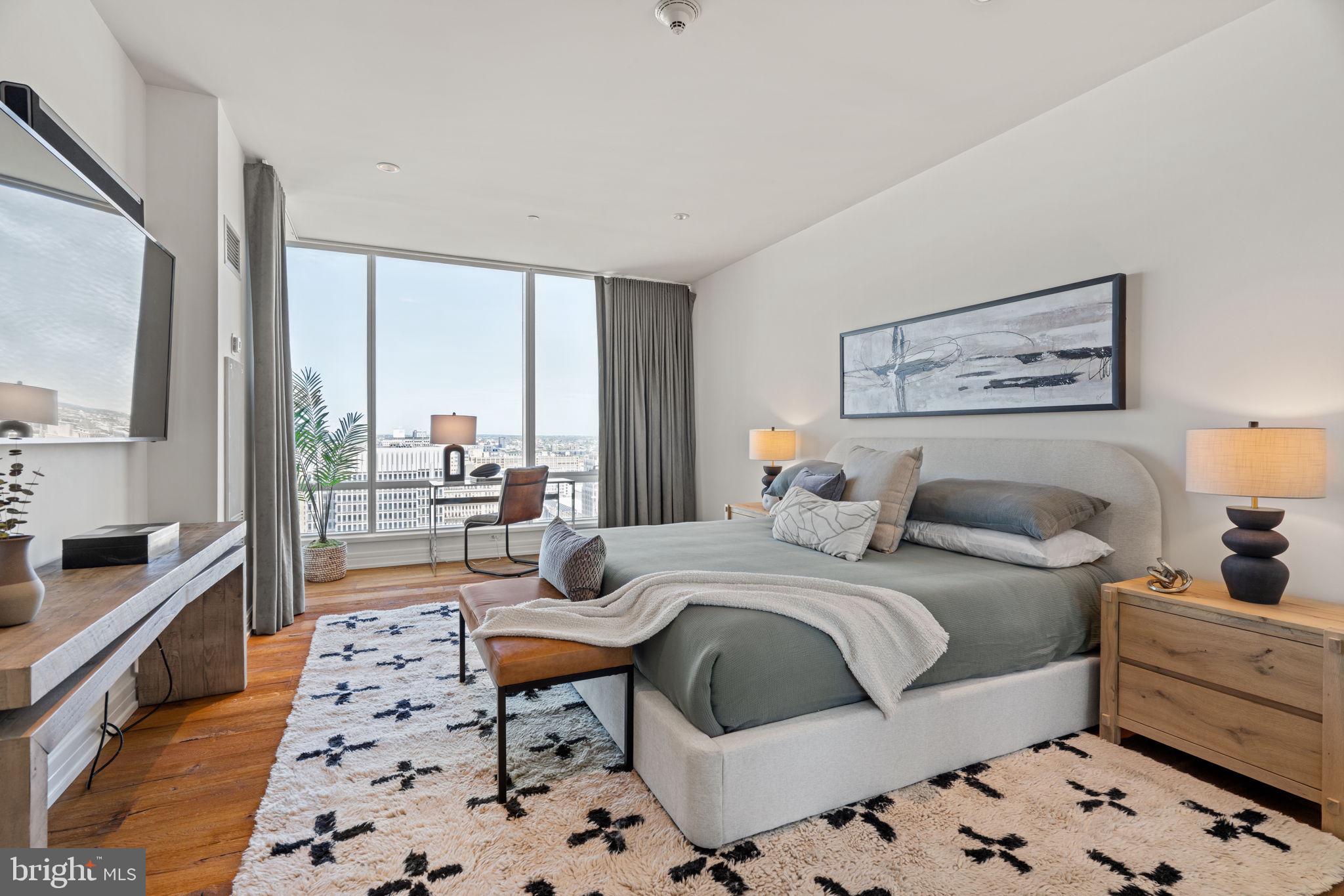 AVENUE OF THE ARTS - Residential