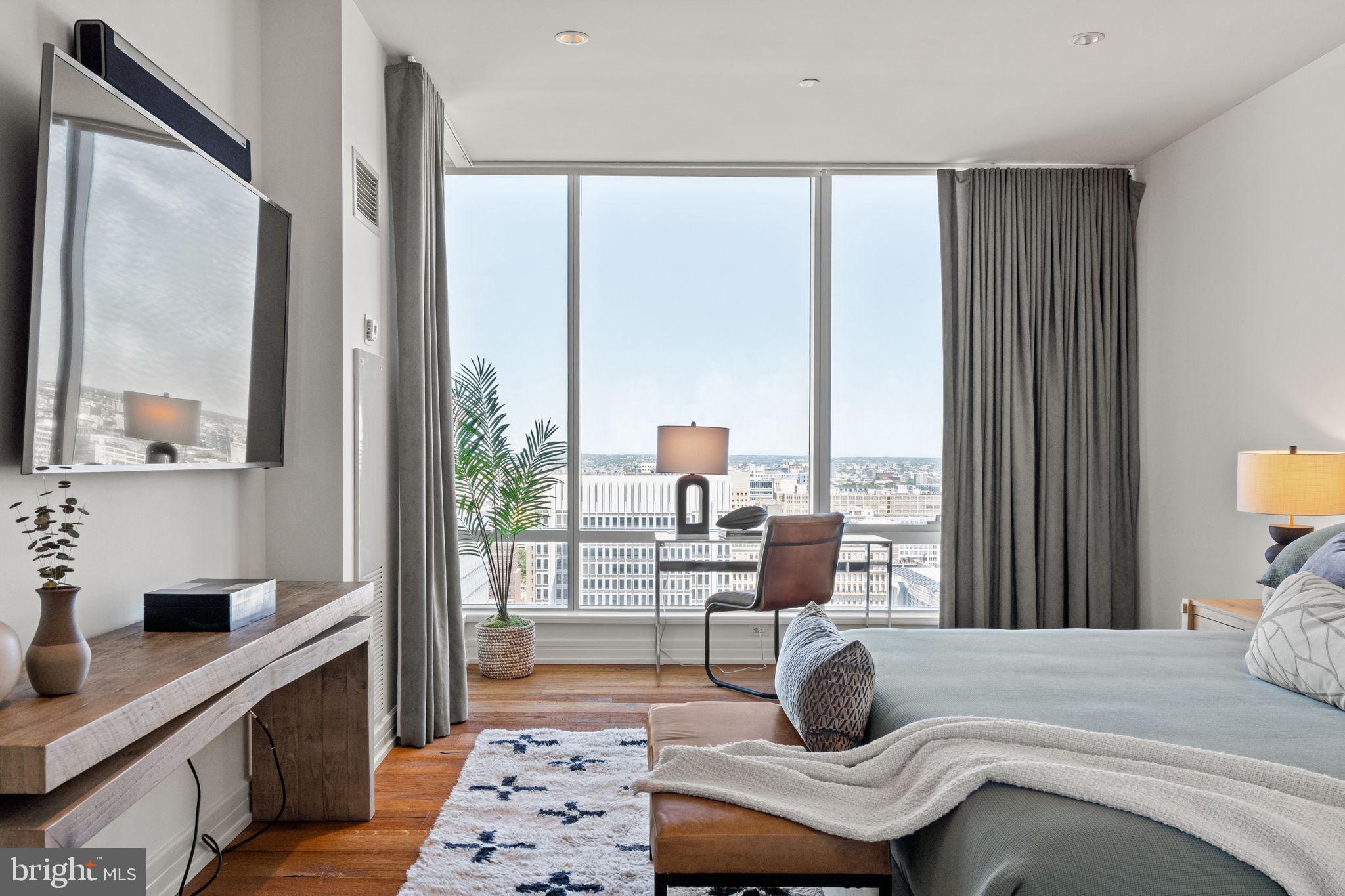 AVENUE OF THE ARTS - Residential