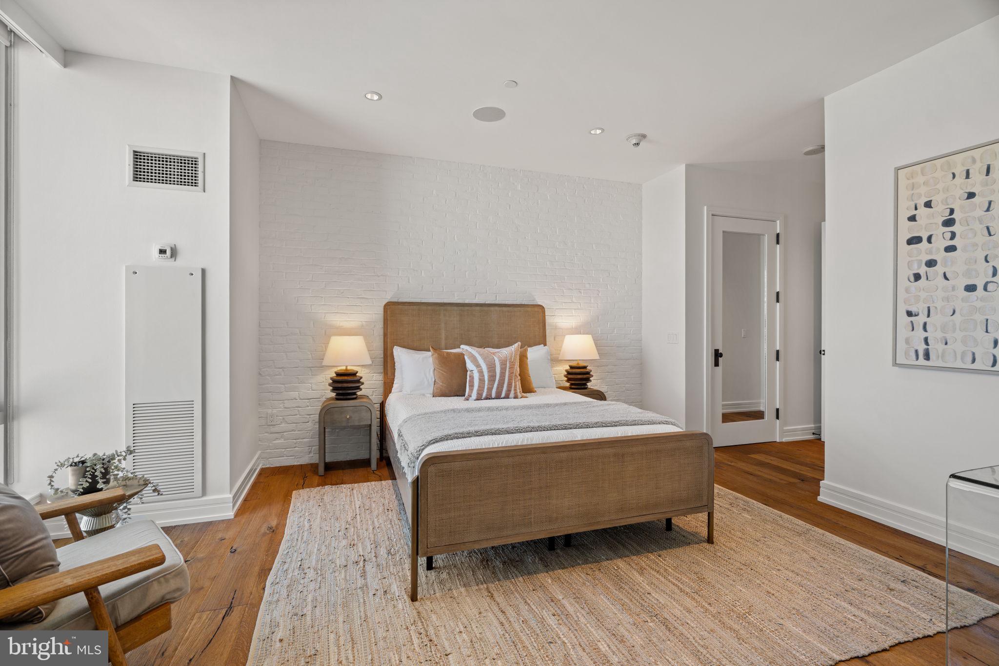 AVENUE OF THE ARTS - Residential