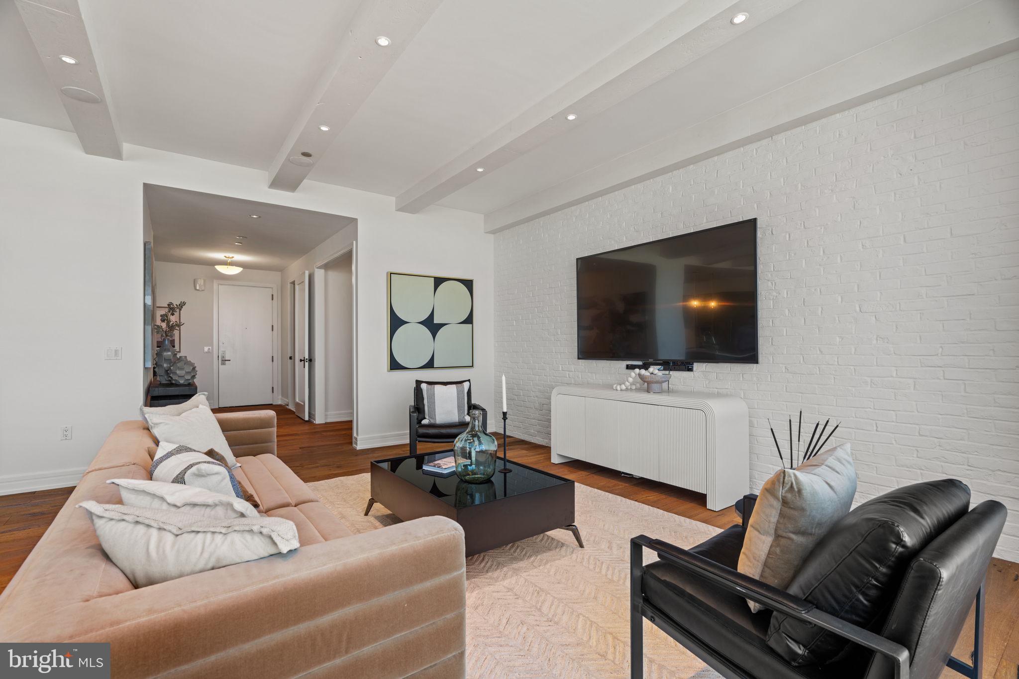 AVENUE OF THE ARTS - Residential