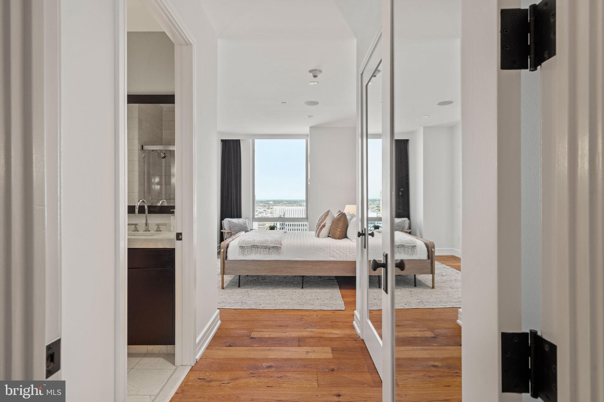 AVENUE OF THE ARTS - Residential