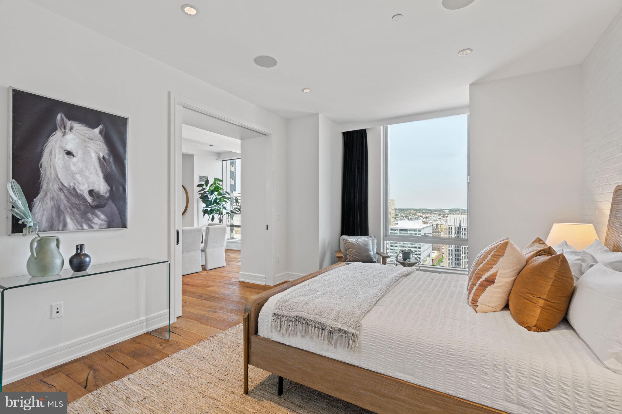 AVENUE OF THE ARTS - Residential