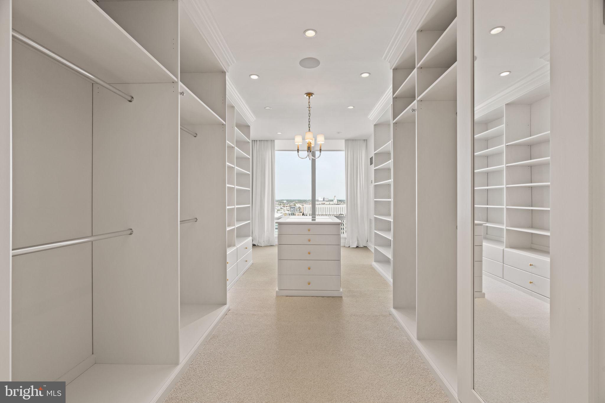 AVENUE OF THE ARTS - Residential