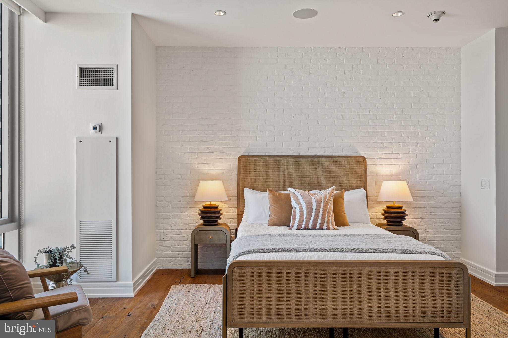 AVENUE OF THE ARTS - Residential