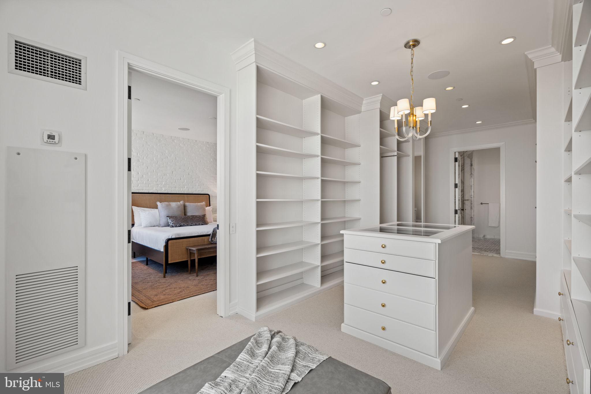AVENUE OF THE ARTS - Residential