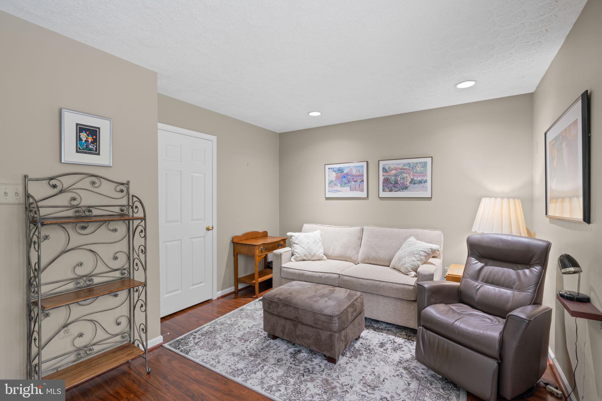 SHEPHERDS GLEN - Residential