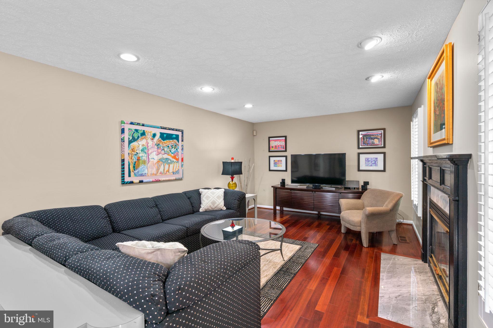 SHEPHERDS GLEN - Residential