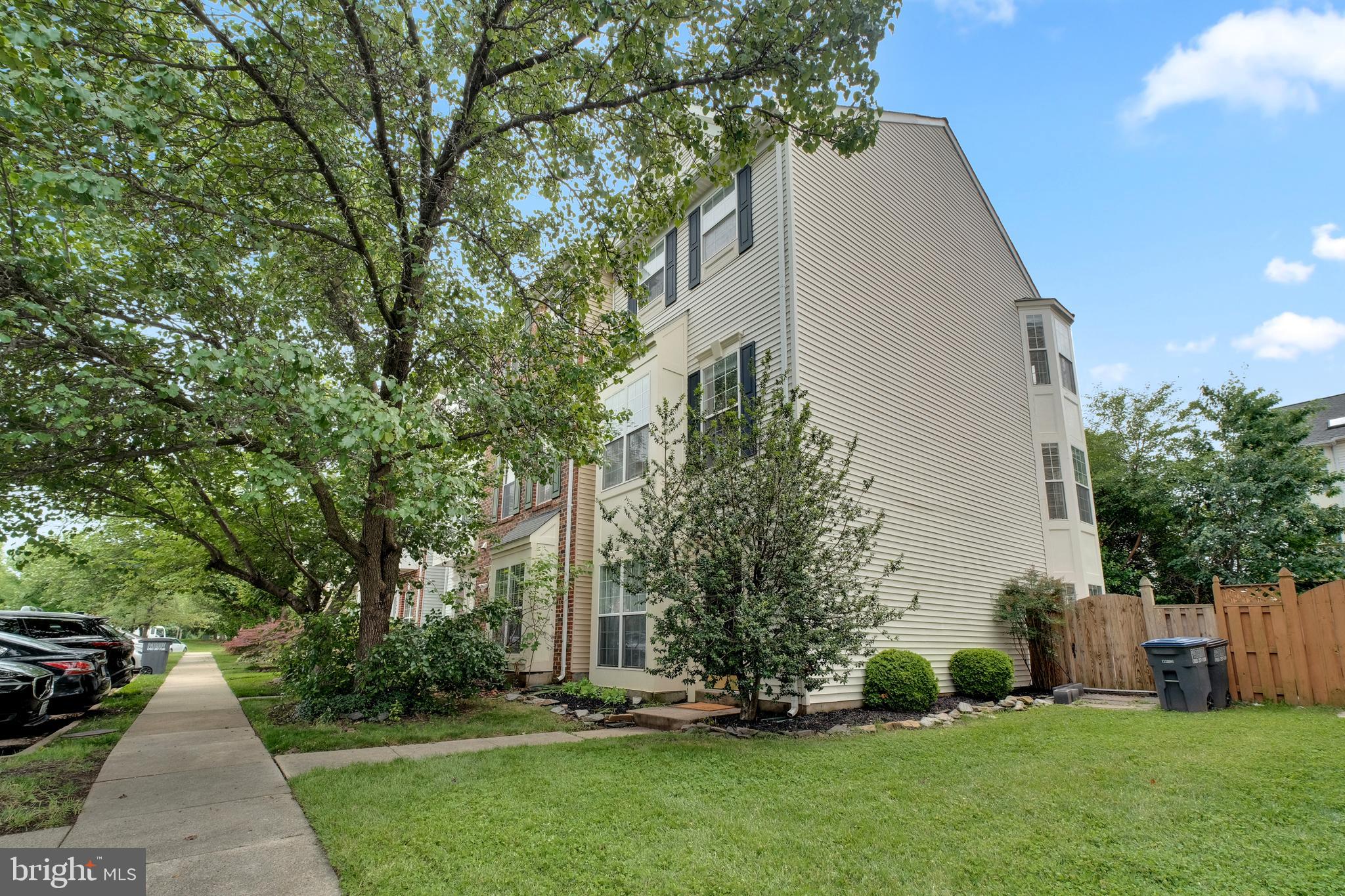 2442 OLD FARMHOUSE COURT