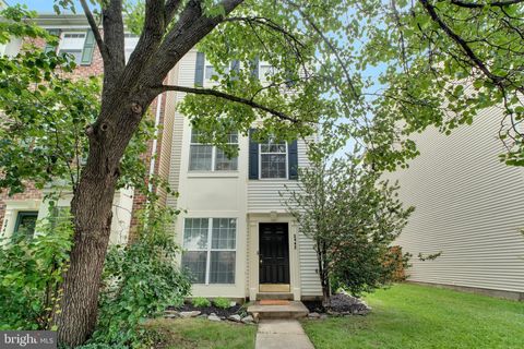 2442 OLD FARMHOUSE COURT HERNDON VA 20171