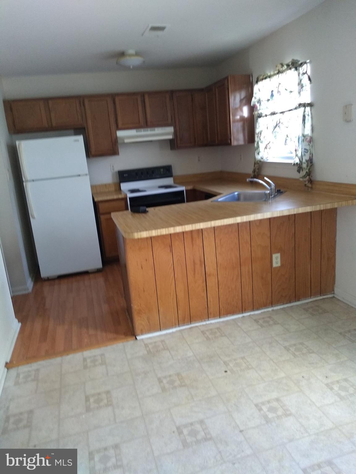 WESTLAKE VILLAGE - Residential Lease