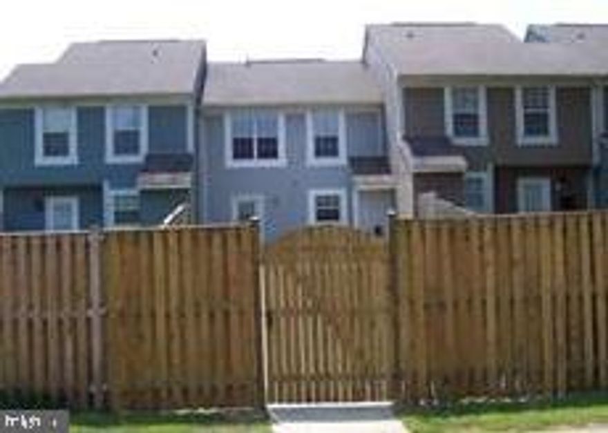 3 Bedroom, 1 1/2 bath Townhouse.  Country kitchen, formal living & dining room, all appliances,  good size fenced yard, freshly painted.  No pets with this one.