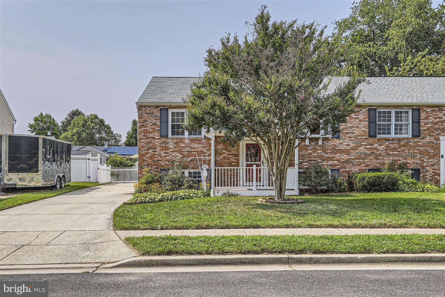 RIVIERA BEACH - Residential