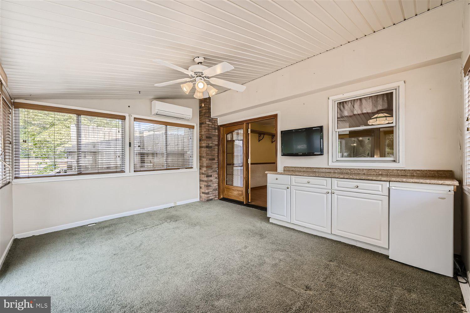 RIVIERA BEACH - Residential