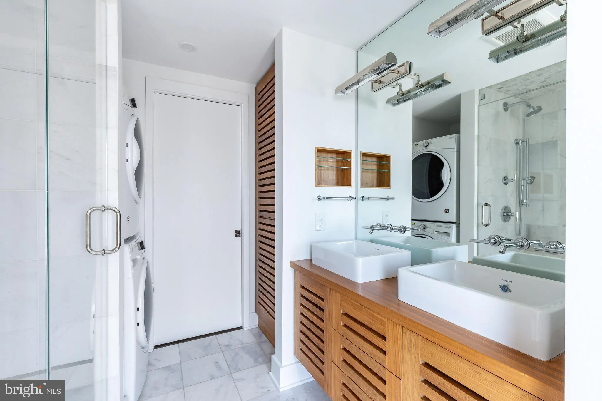 Philadelphia, Pennsylvania 19103, United States, 2 Bedrooms Bedrooms, ,2 BathroomsBathrooms,Residential,Active,122555