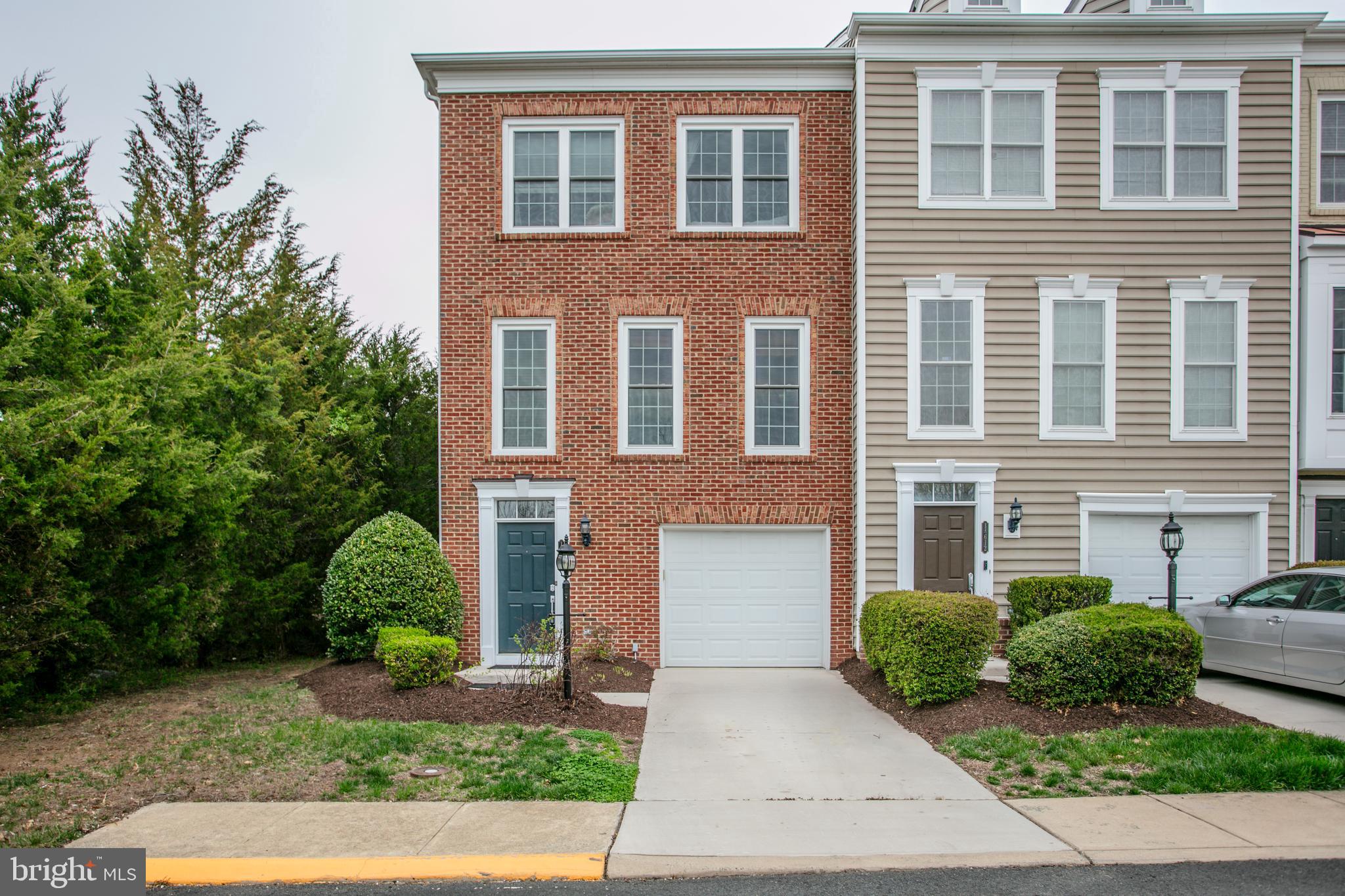 POTOMAC CLUB - Residential