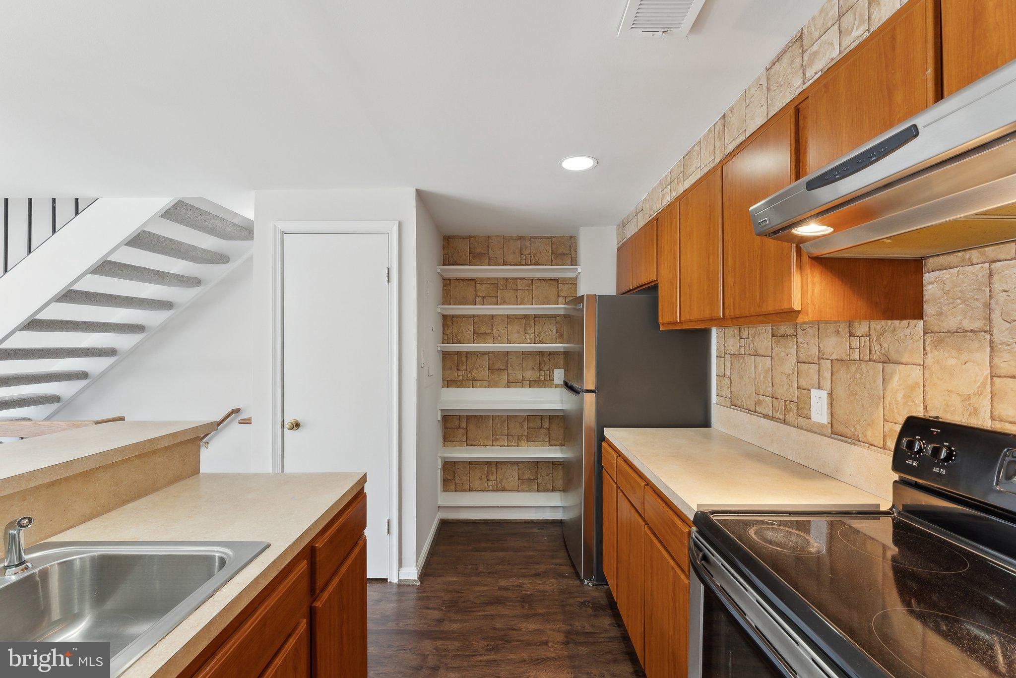 PEMBROOK VILLAGE - Residential