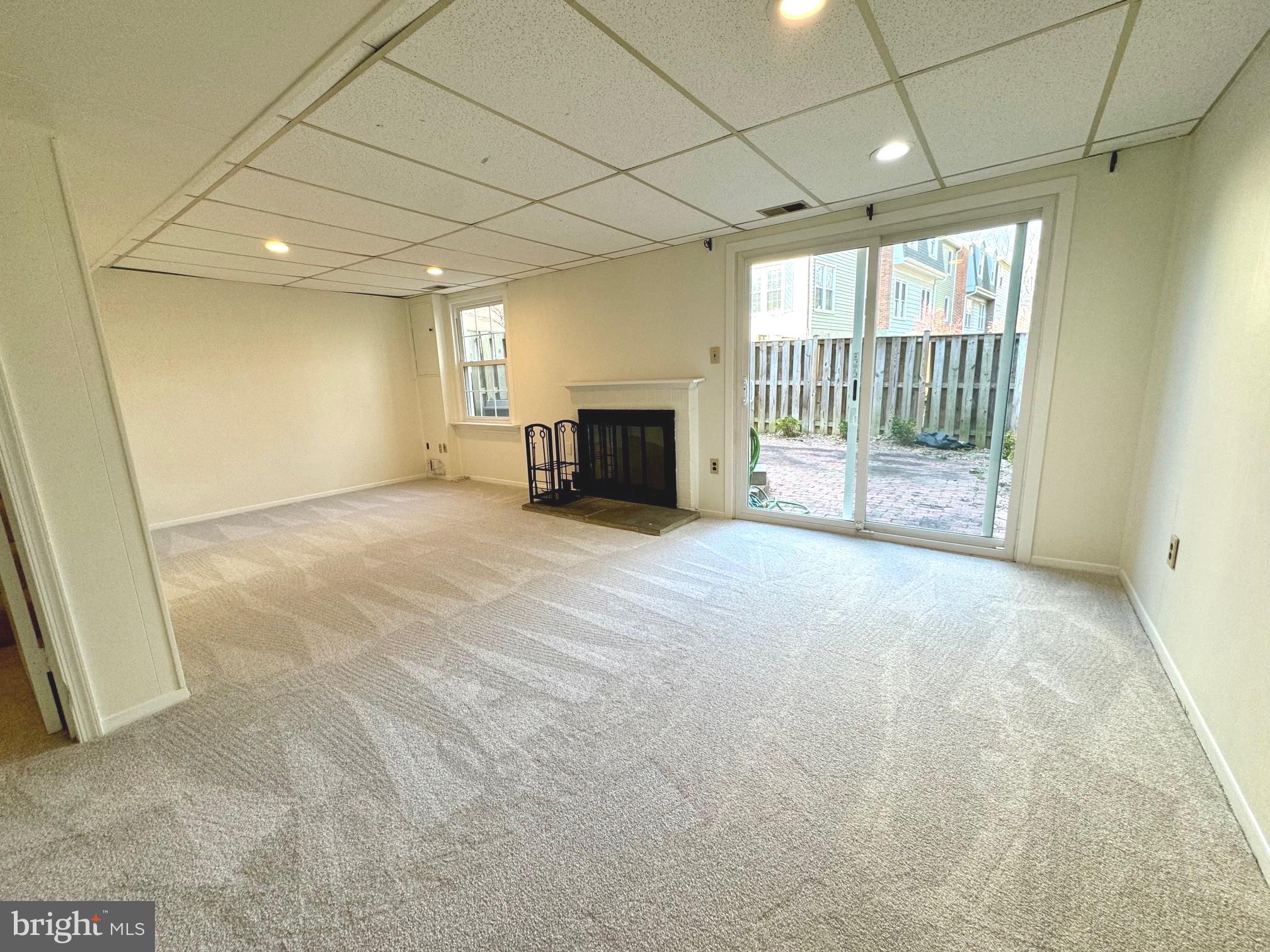 COMSTOCK - Residential Lease