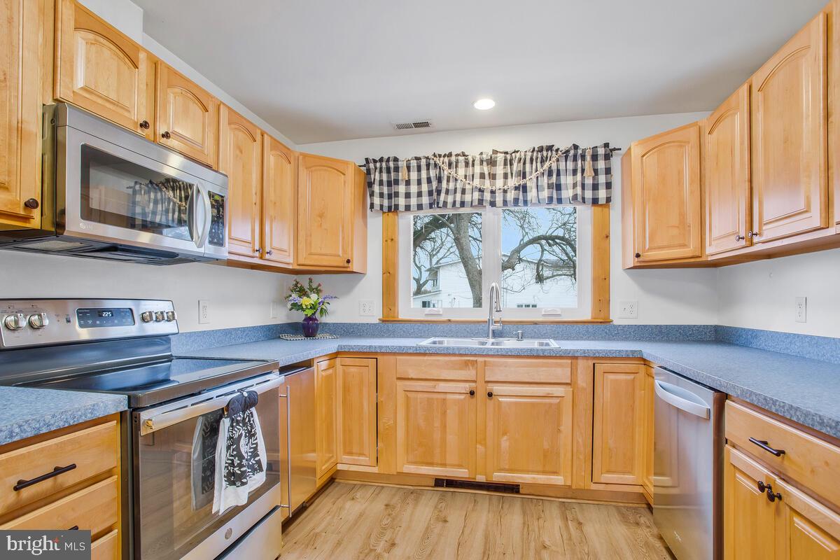 ALTOONA BEACH - Residential