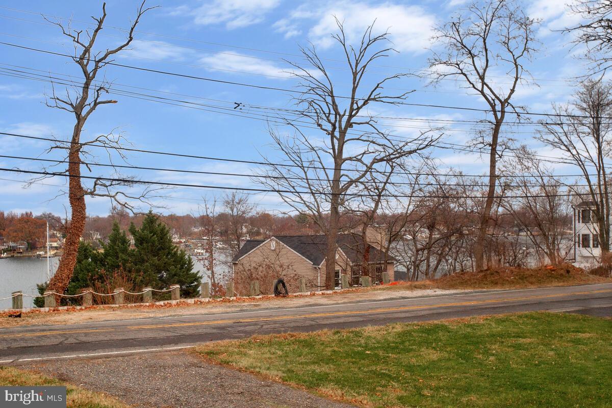 ALTOONA BEACH - Residential