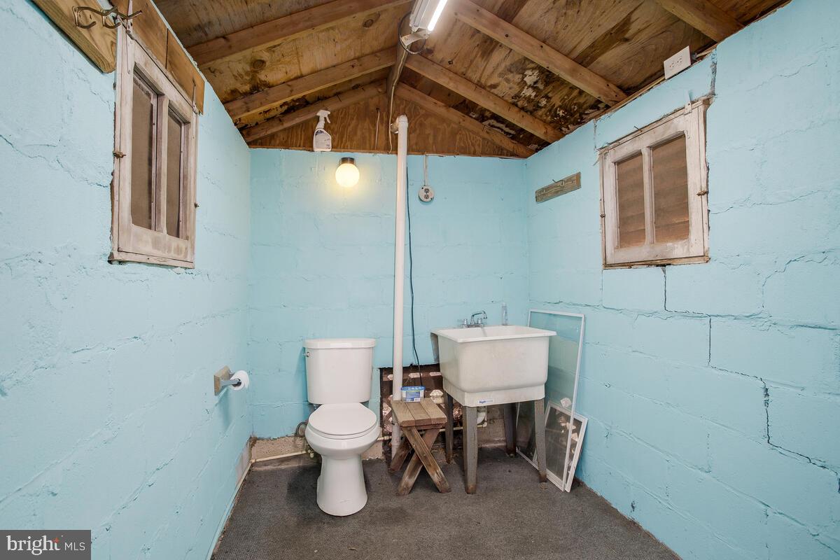 ALTOONA BEACH - Residential