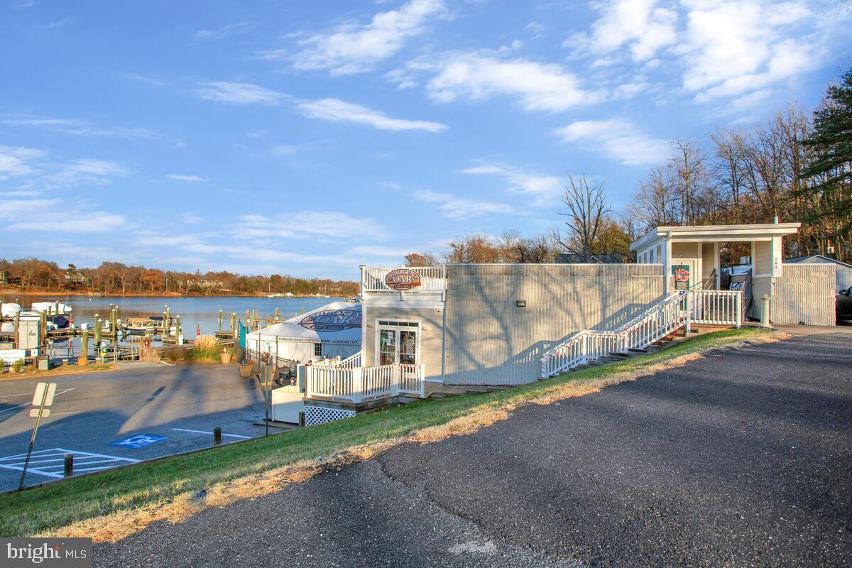 ALTOONA BEACH - Residential