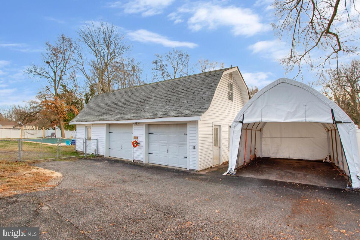 ALTOONA BEACH - Residential