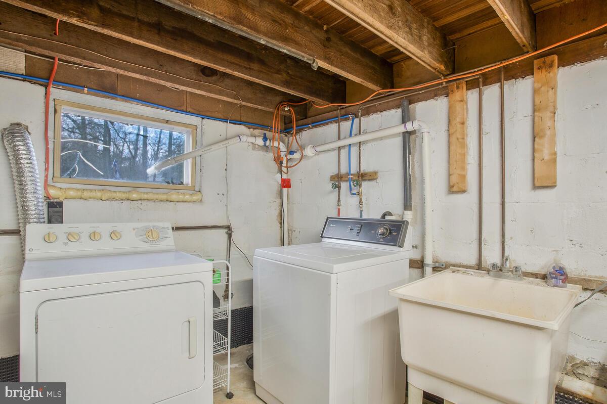 ALTOONA BEACH - Residential