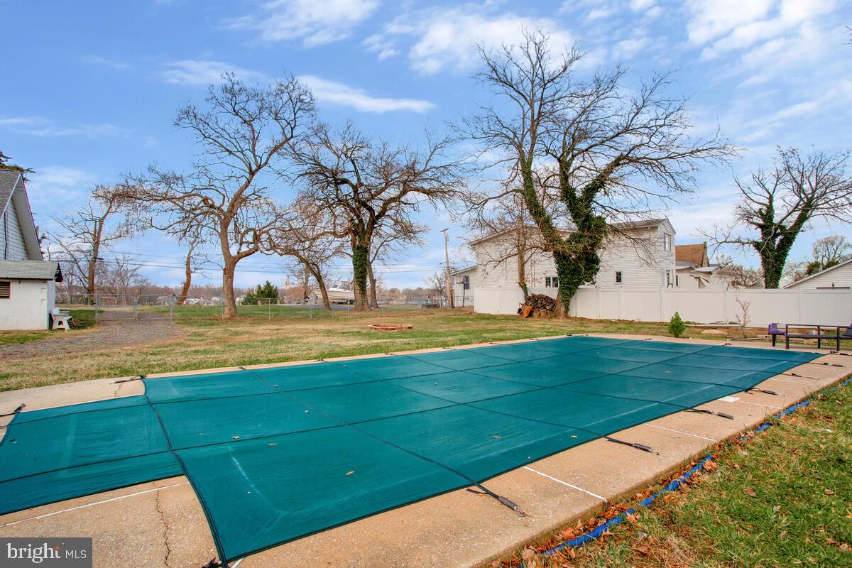 ALTOONA BEACH - Residential