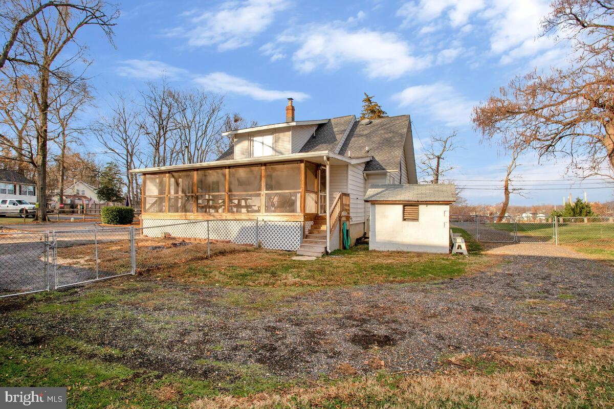 ALTOONA BEACH - Residential