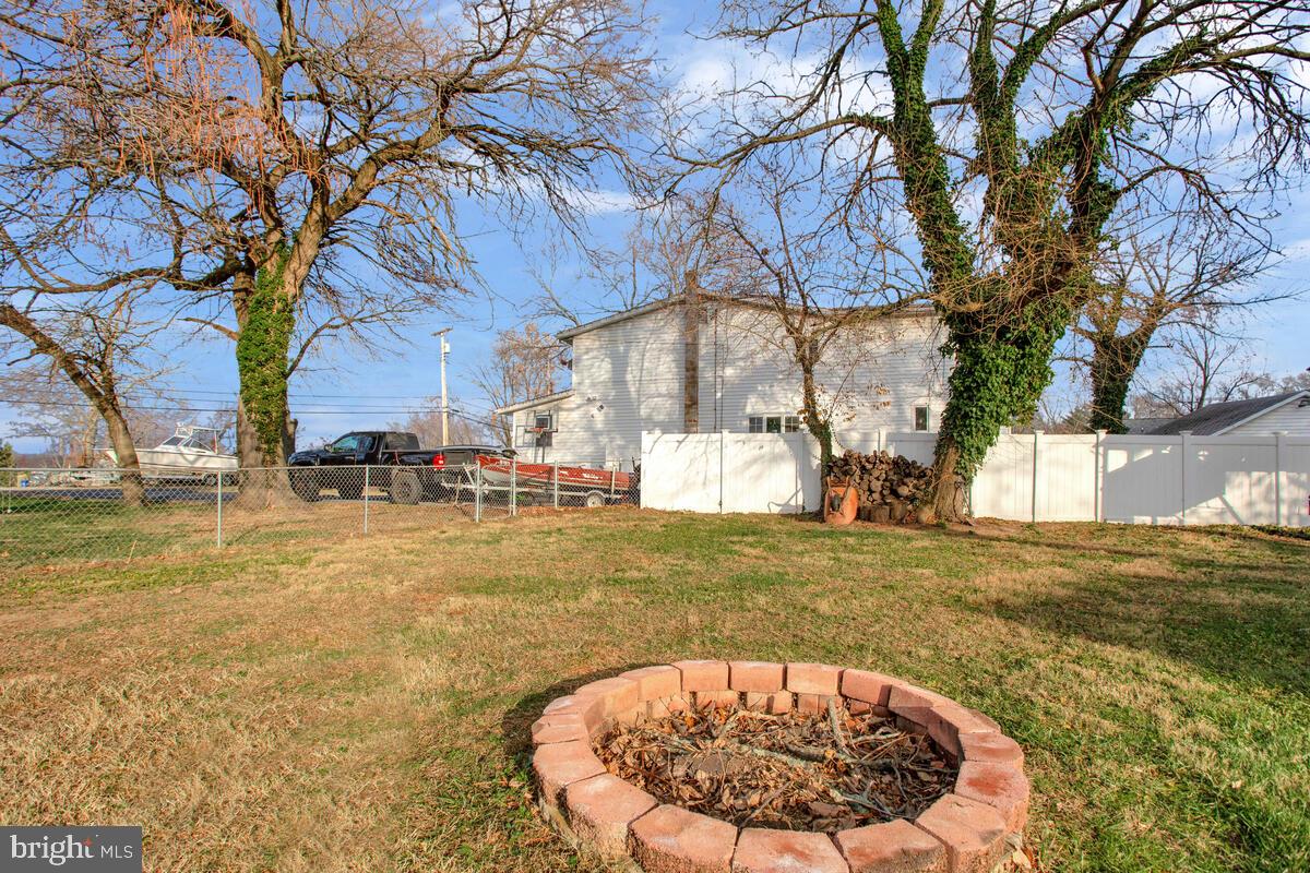 ALTOONA BEACH - Residential