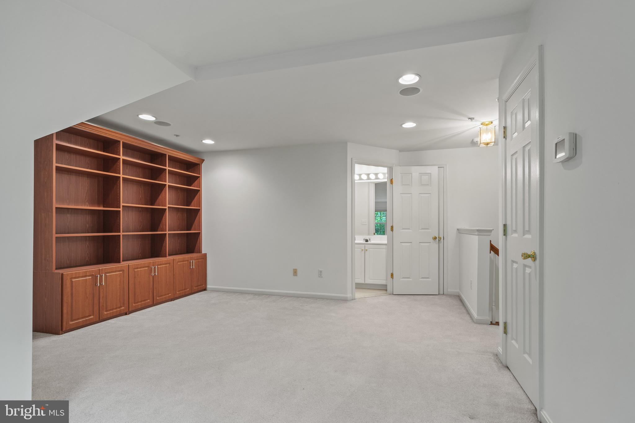 WATERS EDGE AT WOODS LANDING - Residential