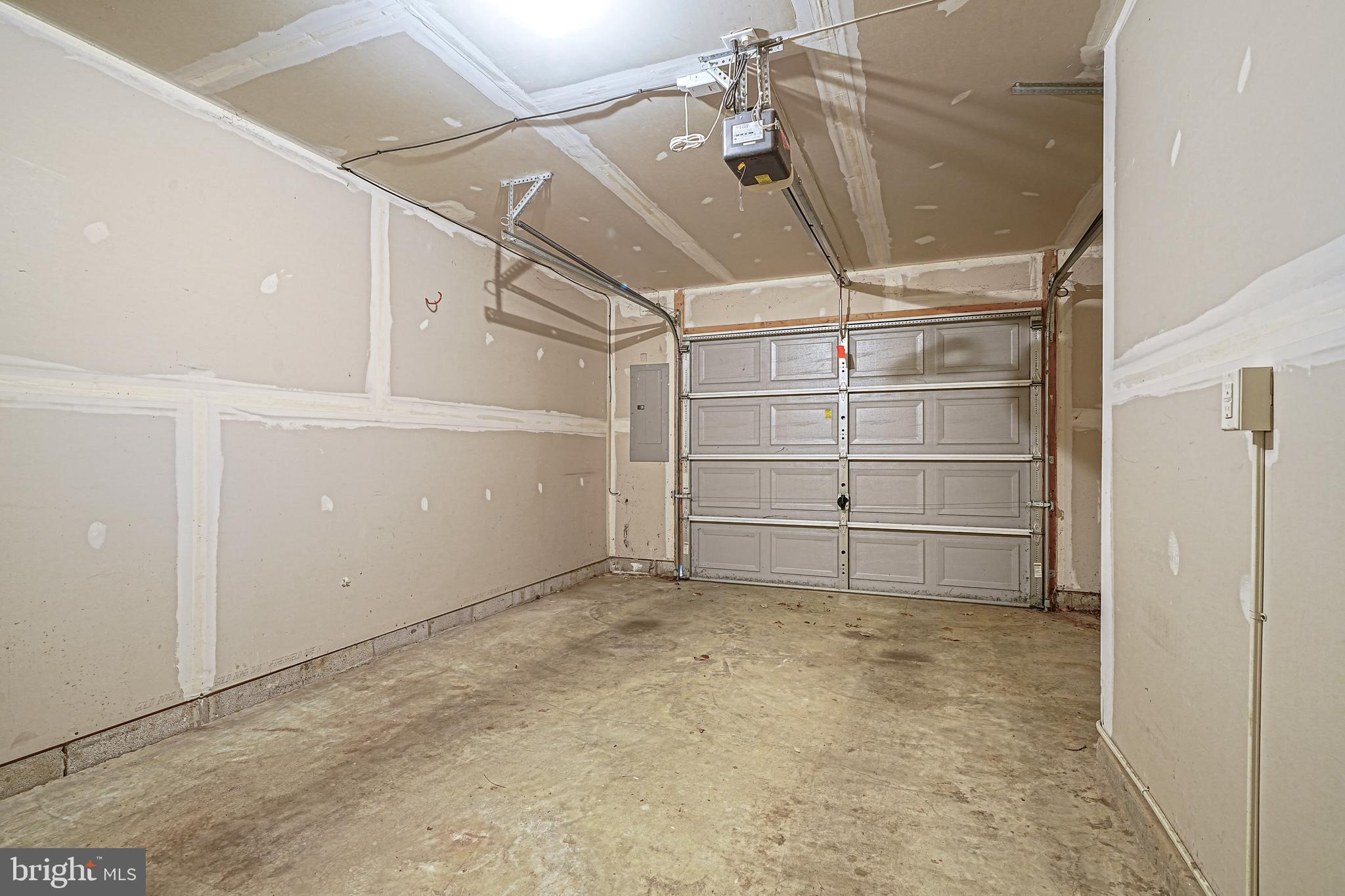 WATERS EDGE AT WOODS LANDING - Residential