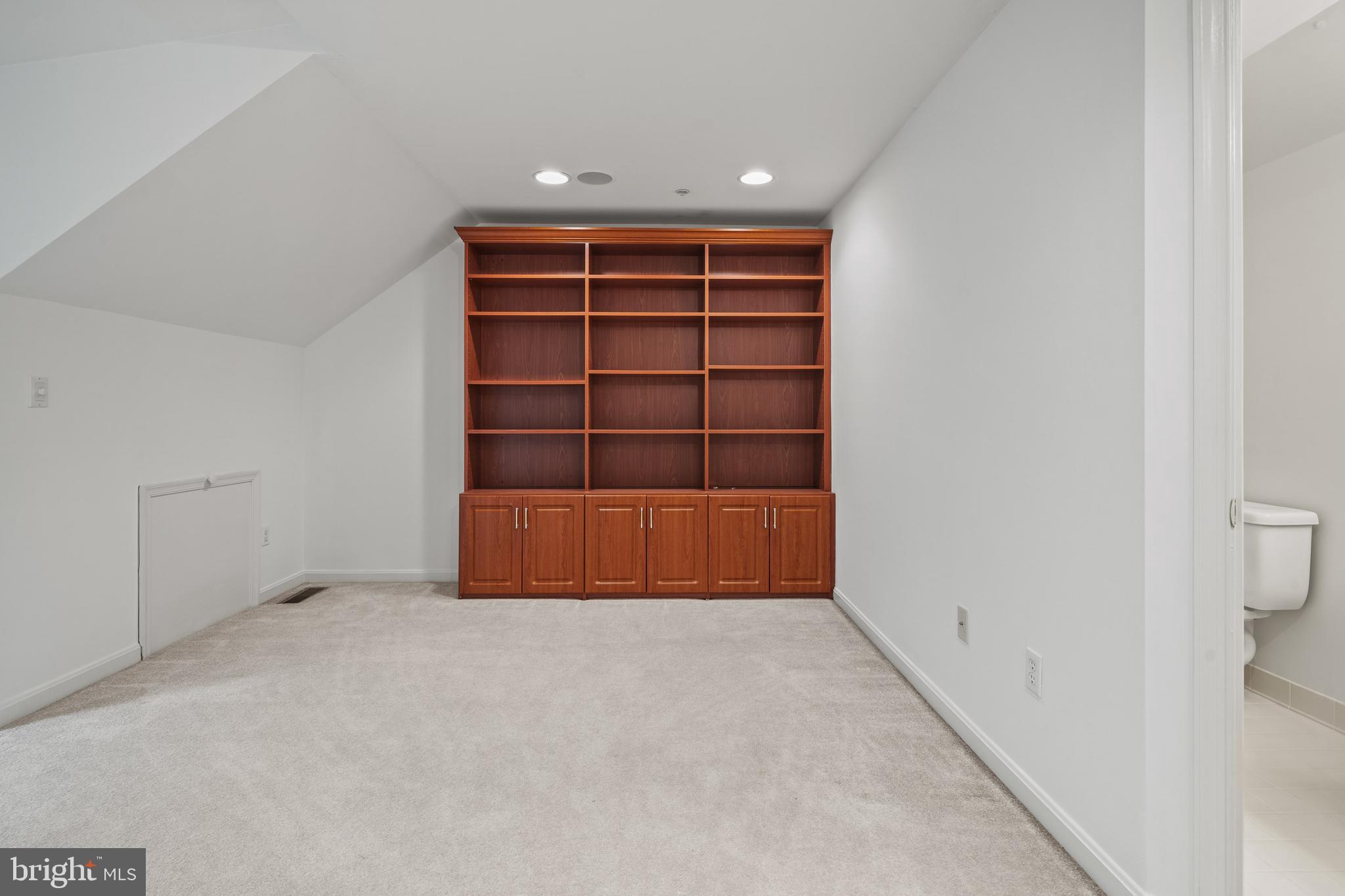 WATERS EDGE AT WOODS LANDING - Residential