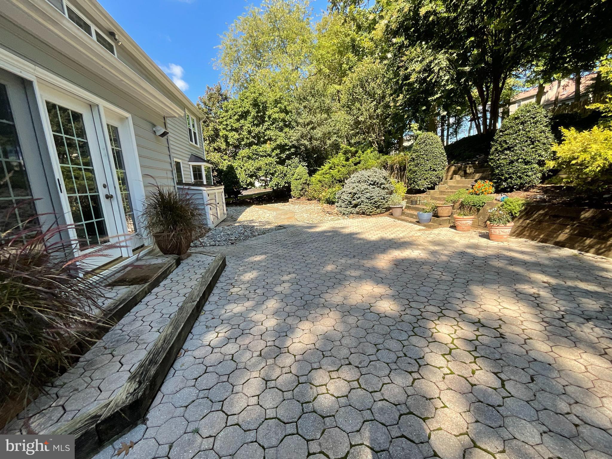 WOLFTRAP MEADOWS - Residential Lease