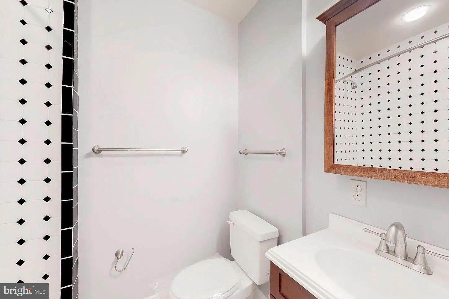 MOUNT VERNON PLACE HISTORIC DISTRICT - Residential Lease
