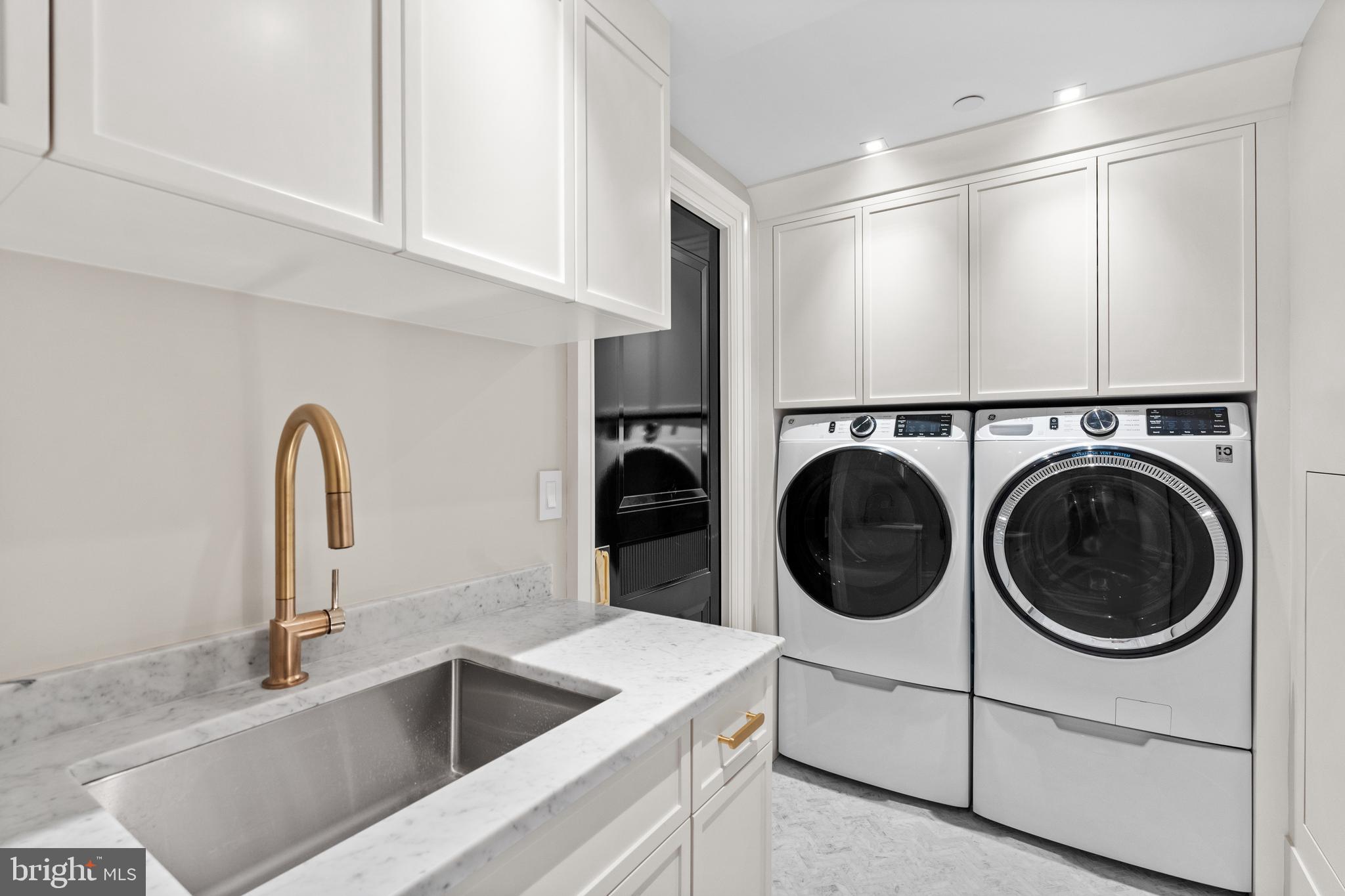 LOGAN CIRCLE - Residential