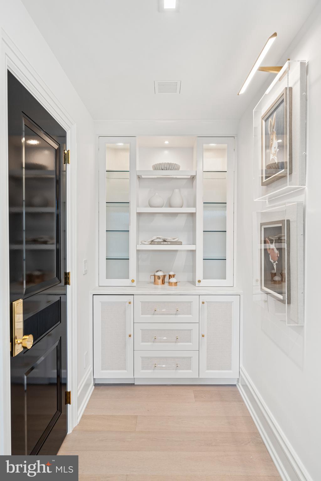 LOGAN CIRCLE - Residential