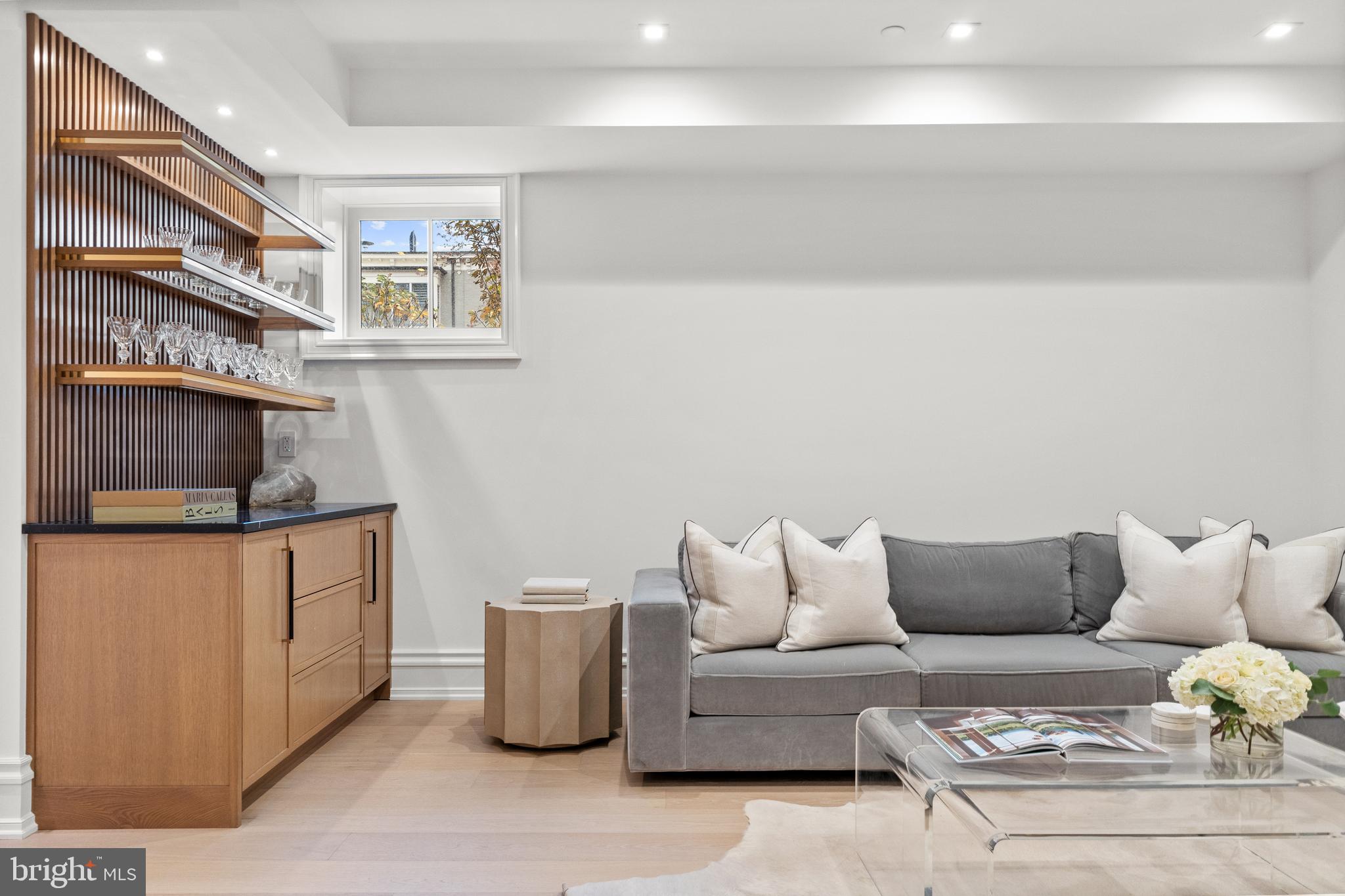 LOGAN CIRCLE - Residential