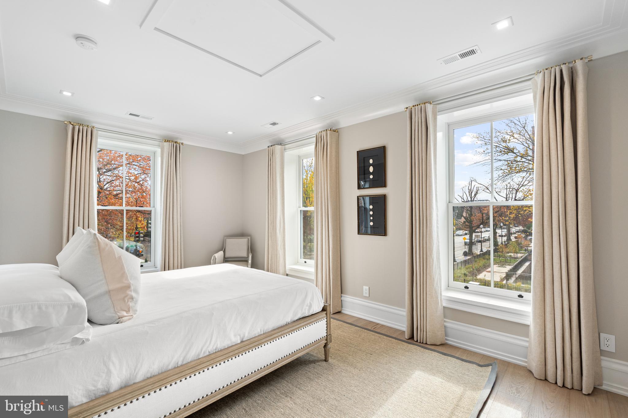 LOGAN CIRCLE - Residential