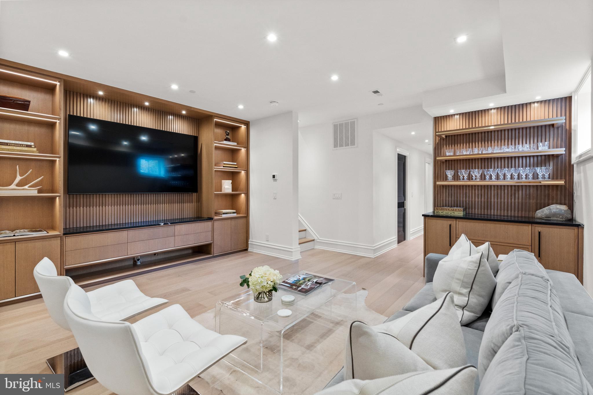 LOGAN CIRCLE - Residential
