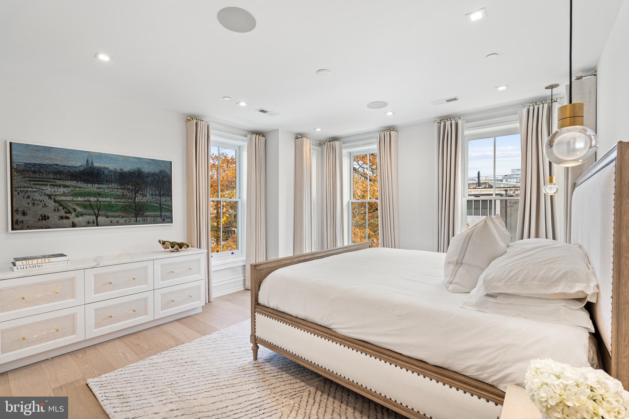 LOGAN CIRCLE - Residential