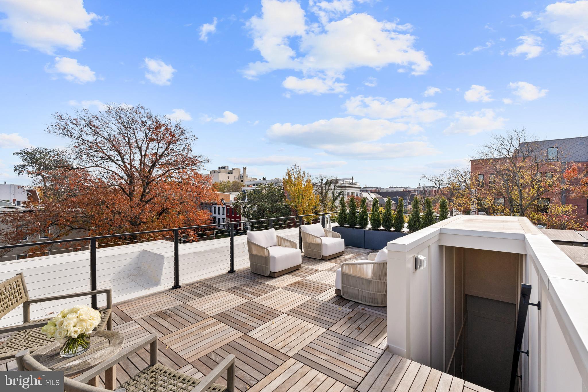 LOGAN CIRCLE - Residential