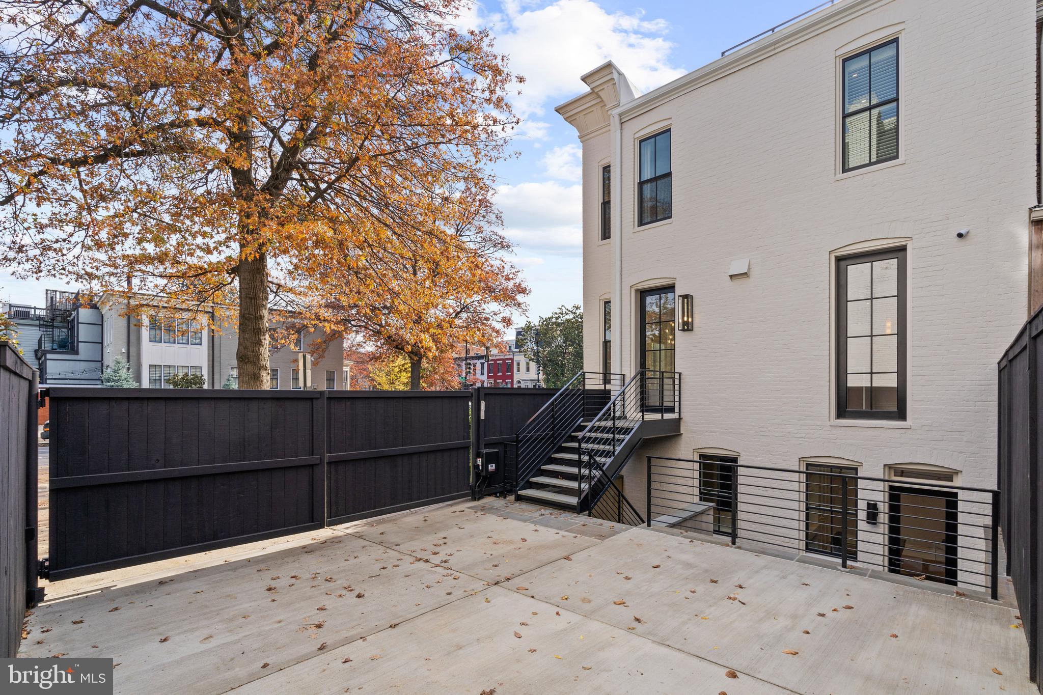 LOGAN CIRCLE - Residential