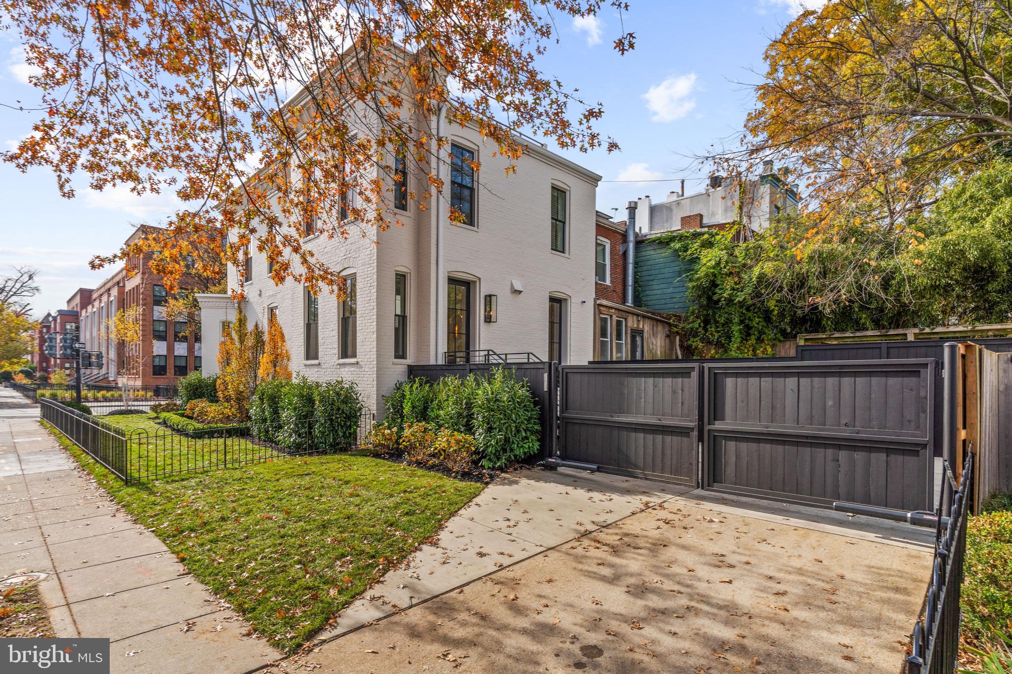 LOGAN CIRCLE - Residential