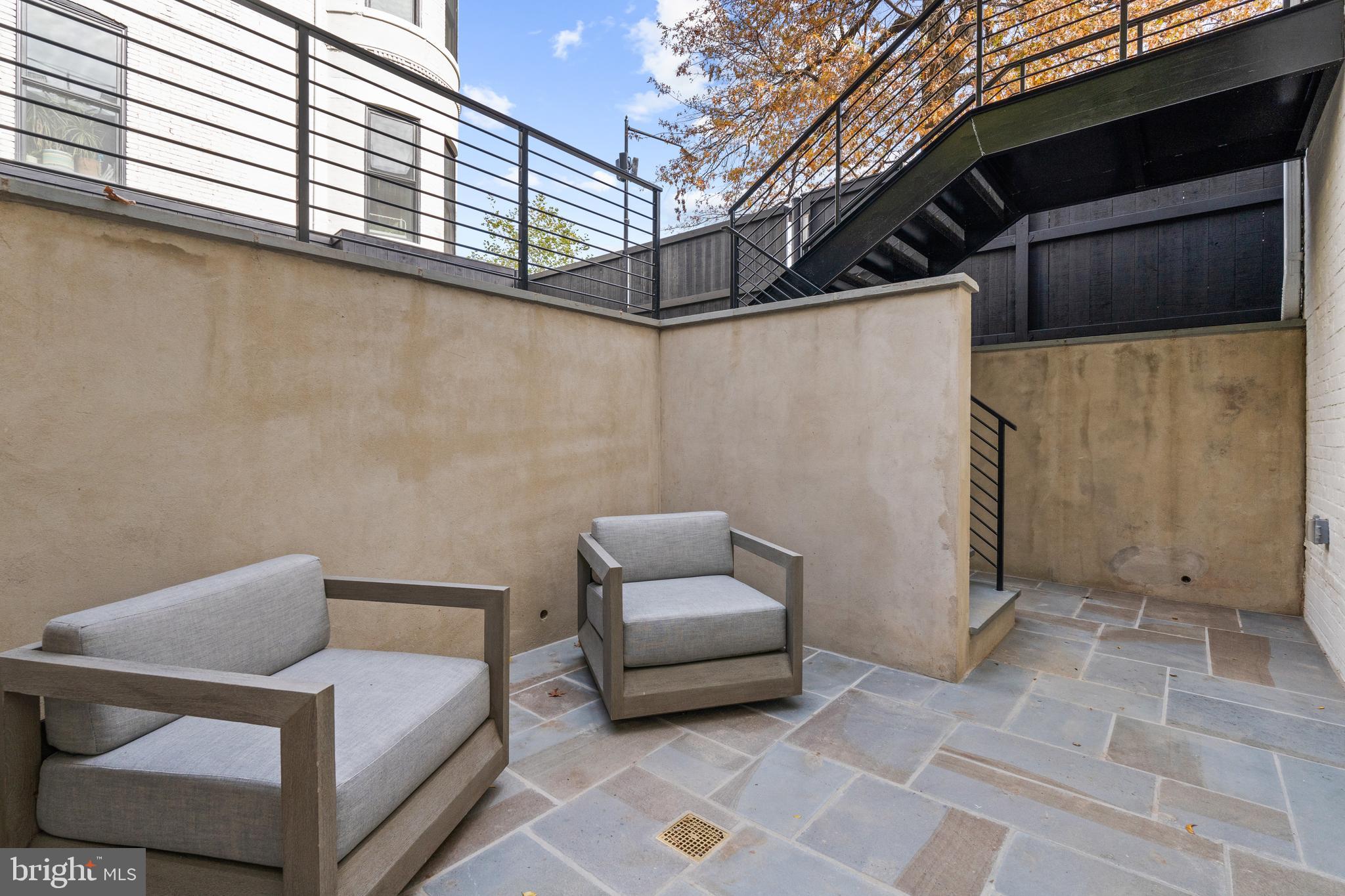 LOGAN CIRCLE - Residential