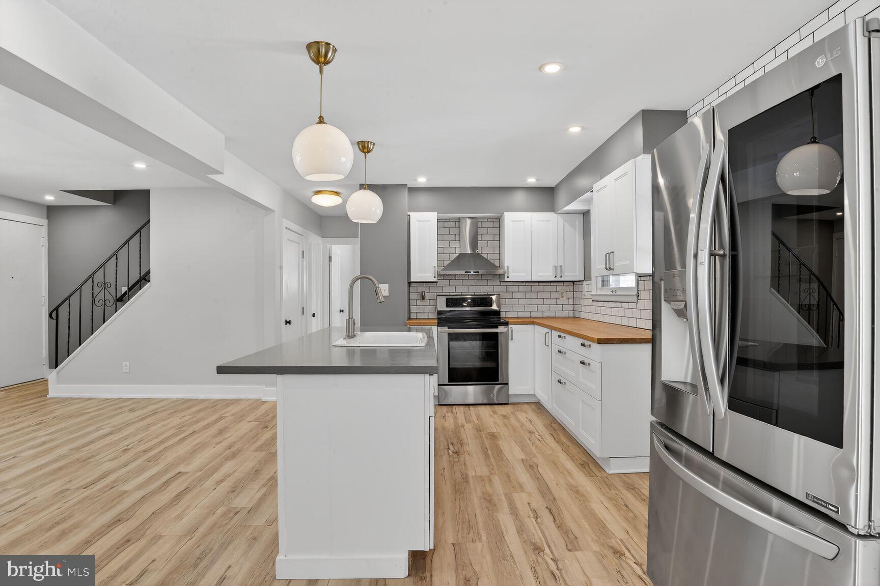 HOLLYWOOD ON SEVERN - Residential