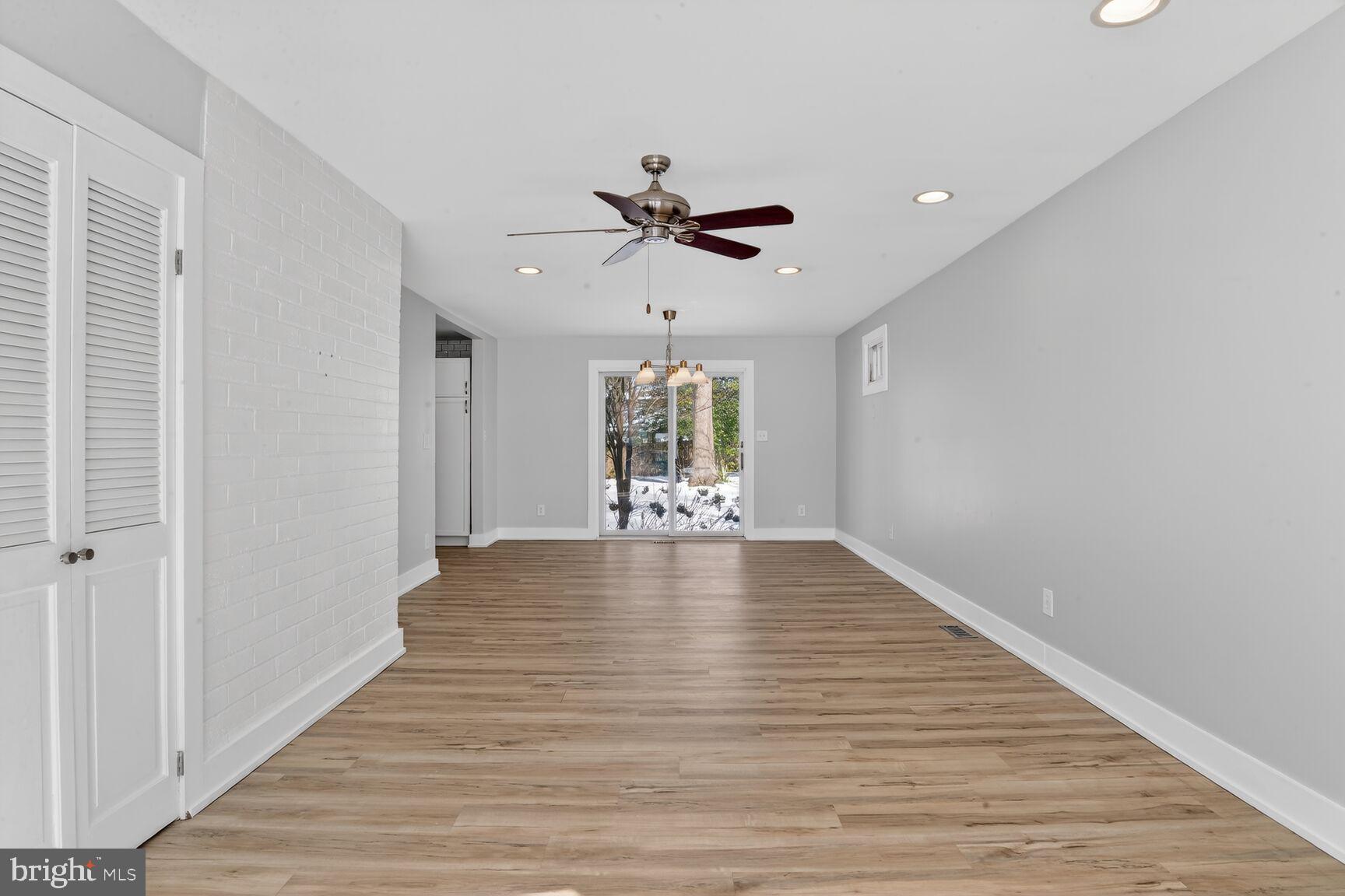 HOLLYWOOD ON SEVERN - Residential