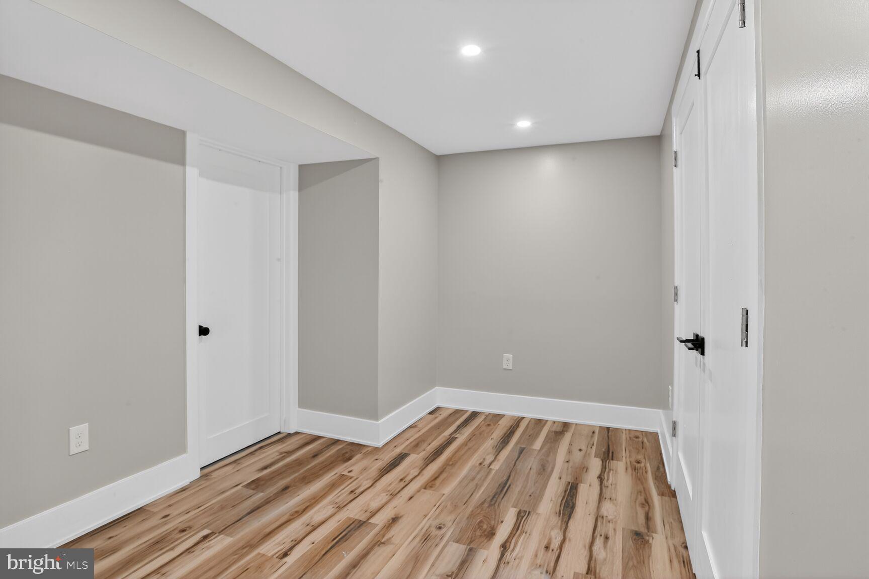 HOLLYWOOD ON SEVERN - Residential