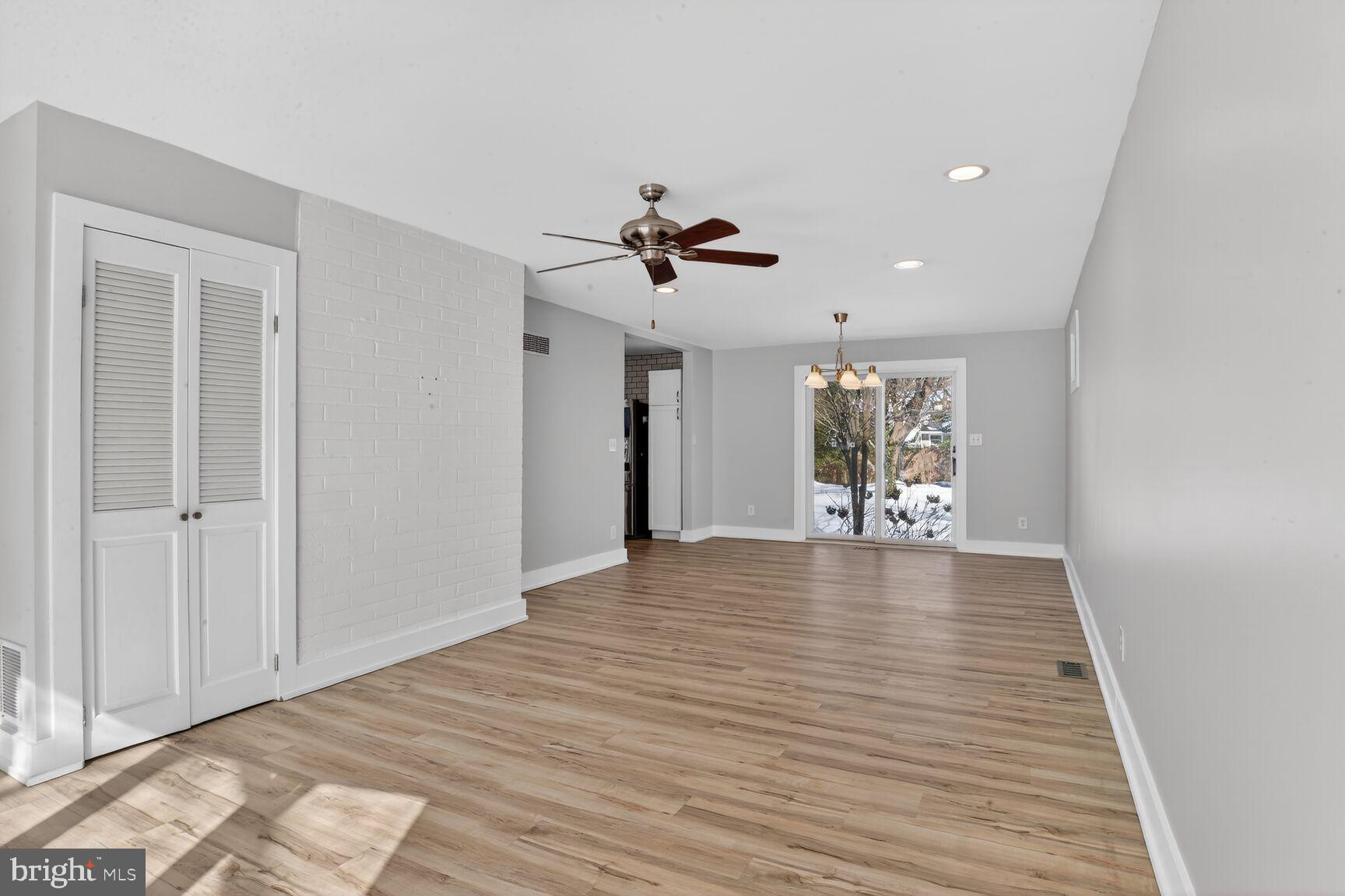 HOLLYWOOD ON SEVERN - Residential